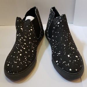 NWT Rocket Dog Sneakers